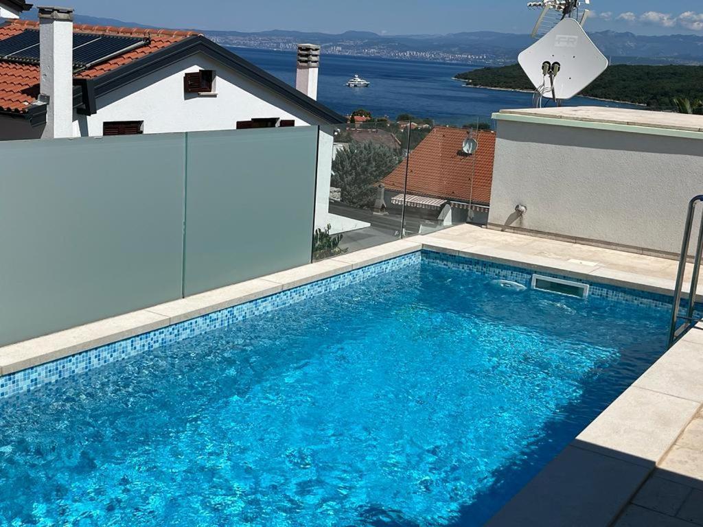 Santorini Krk With Private Pool Appartamento *
